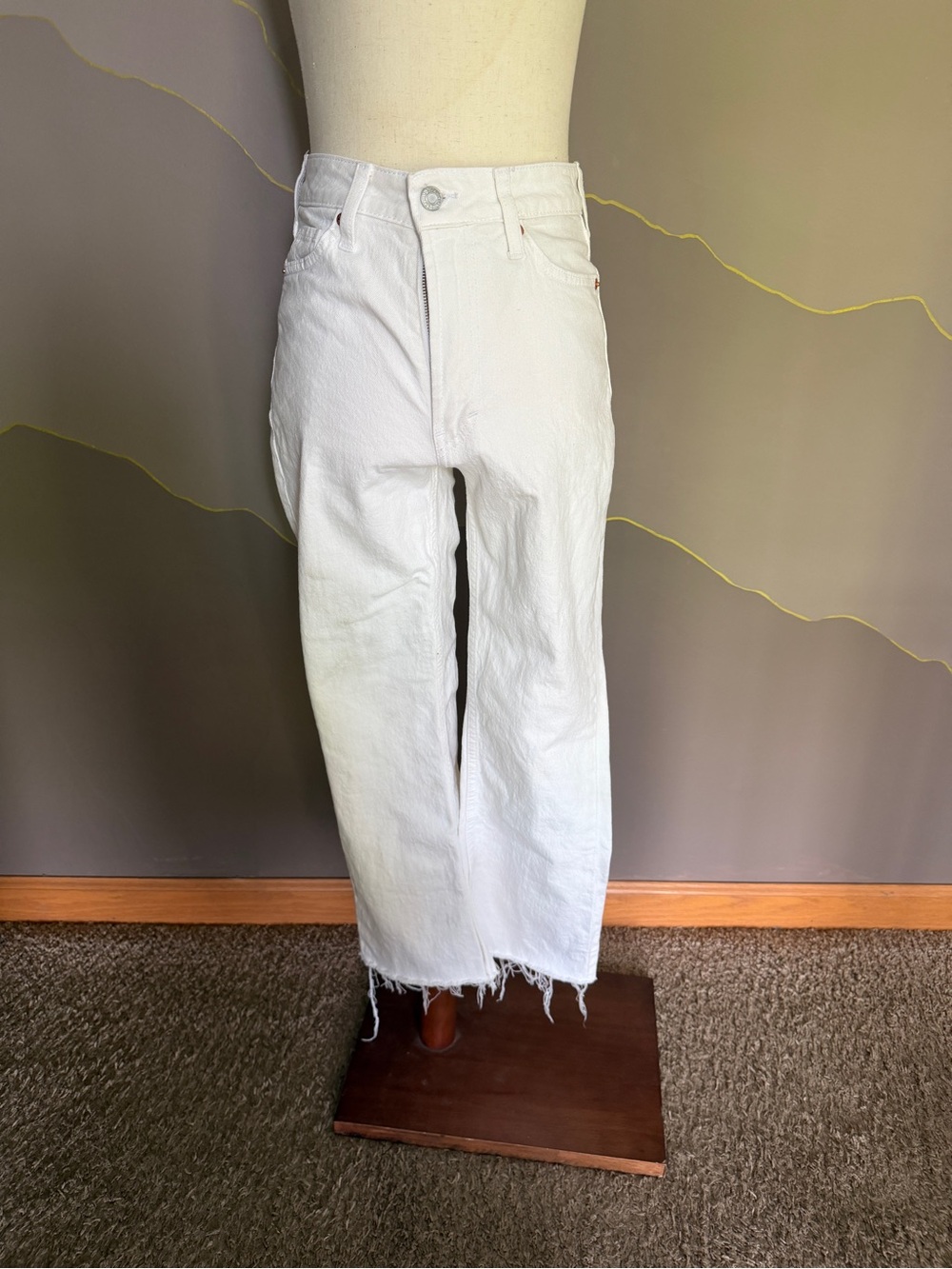 H&M White Cropped Straight-Leg Jeans with Frayed Hem
